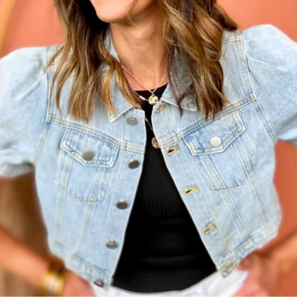 ANDREE BY UNIT Light Wash Denim Jacket